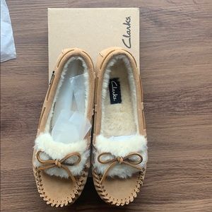 NEW IN BOX CLARKS LEATHER SLIPPERS